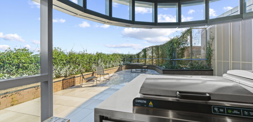 Luxurious, Fully Furnished 2bdr Apartment, 9 months lease